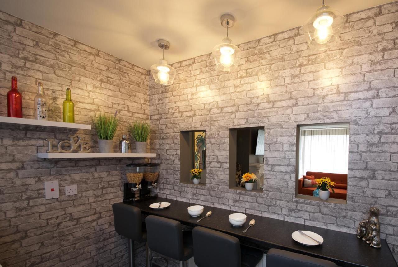Gorgeous Manchester Home With Garden & Parking Dış mekan fotoğraf
