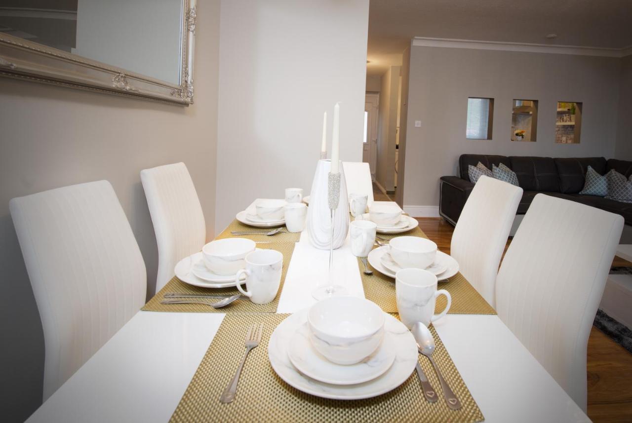 Gorgeous Manchester Home With Garden & Parking Dış mekan fotoğraf